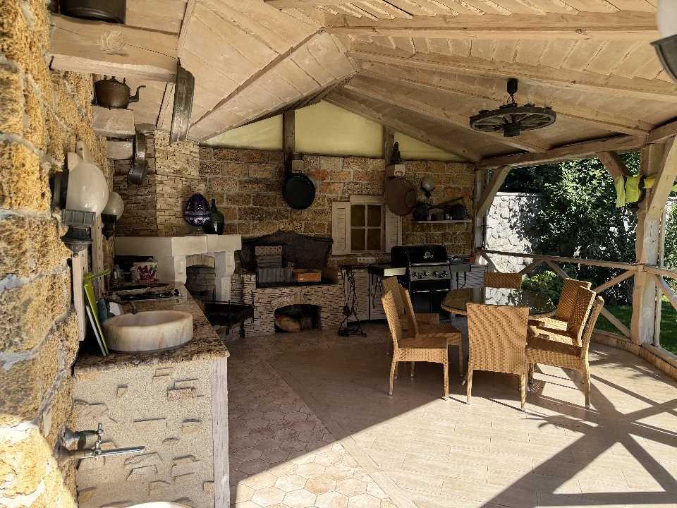 Продаж будинку 419.2 м², Володимирська, 30