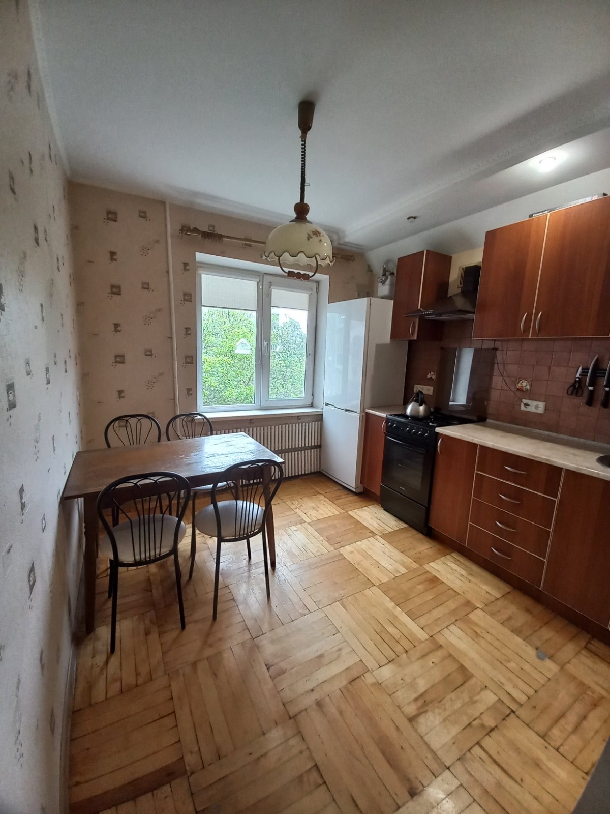 Оренда 3-кімнатної квартири 68 м², Дніпровські Пороги вул., 19