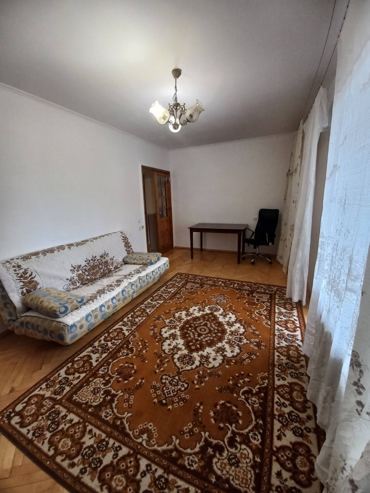 Оренда 3-кімнатної квартири 68 м², Дніпровські Пороги вул., 19