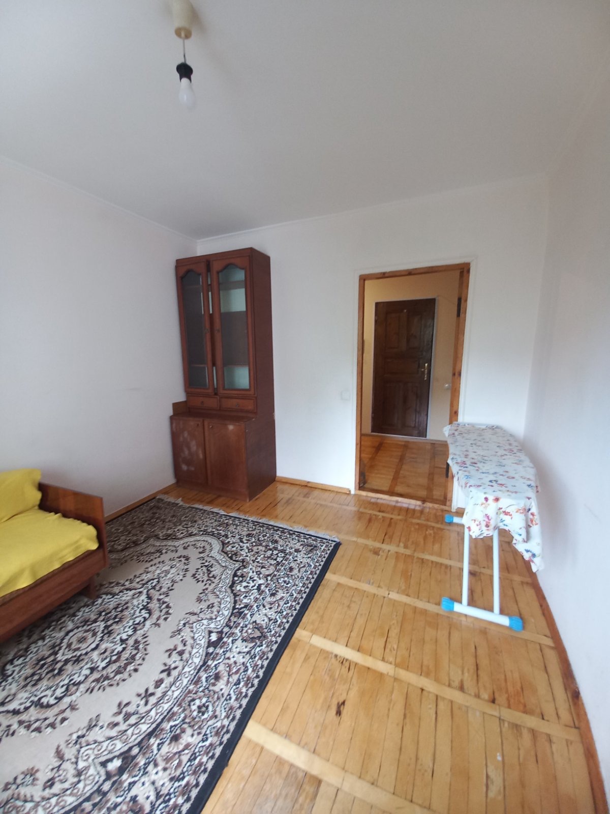 Оренда 3-кімнатної квартири 68 м², Дніпровські Пороги вул., 19