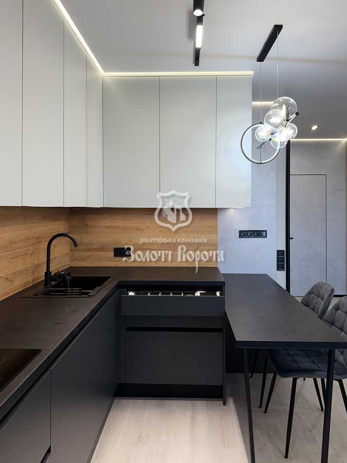 Продаж 2-кімнатної квартири 73.3 м², Північно-Сирецька вул., 8