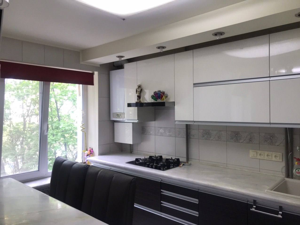 Аренда 3-комнатной квартиры 70 м², Экипажный пер.