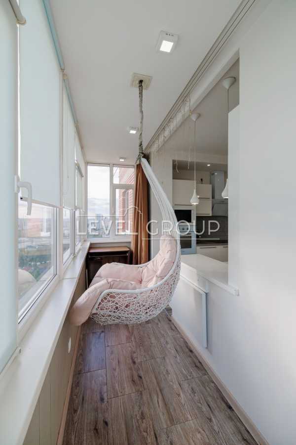 Продаж 1-кімнатної квартири 56.4 м², Ревуцького вул., 9