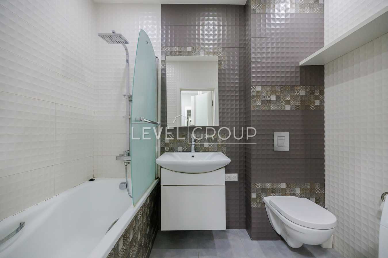 Продаж 1-кімнатної квартири 56.4 м², Ревуцького вул., 9