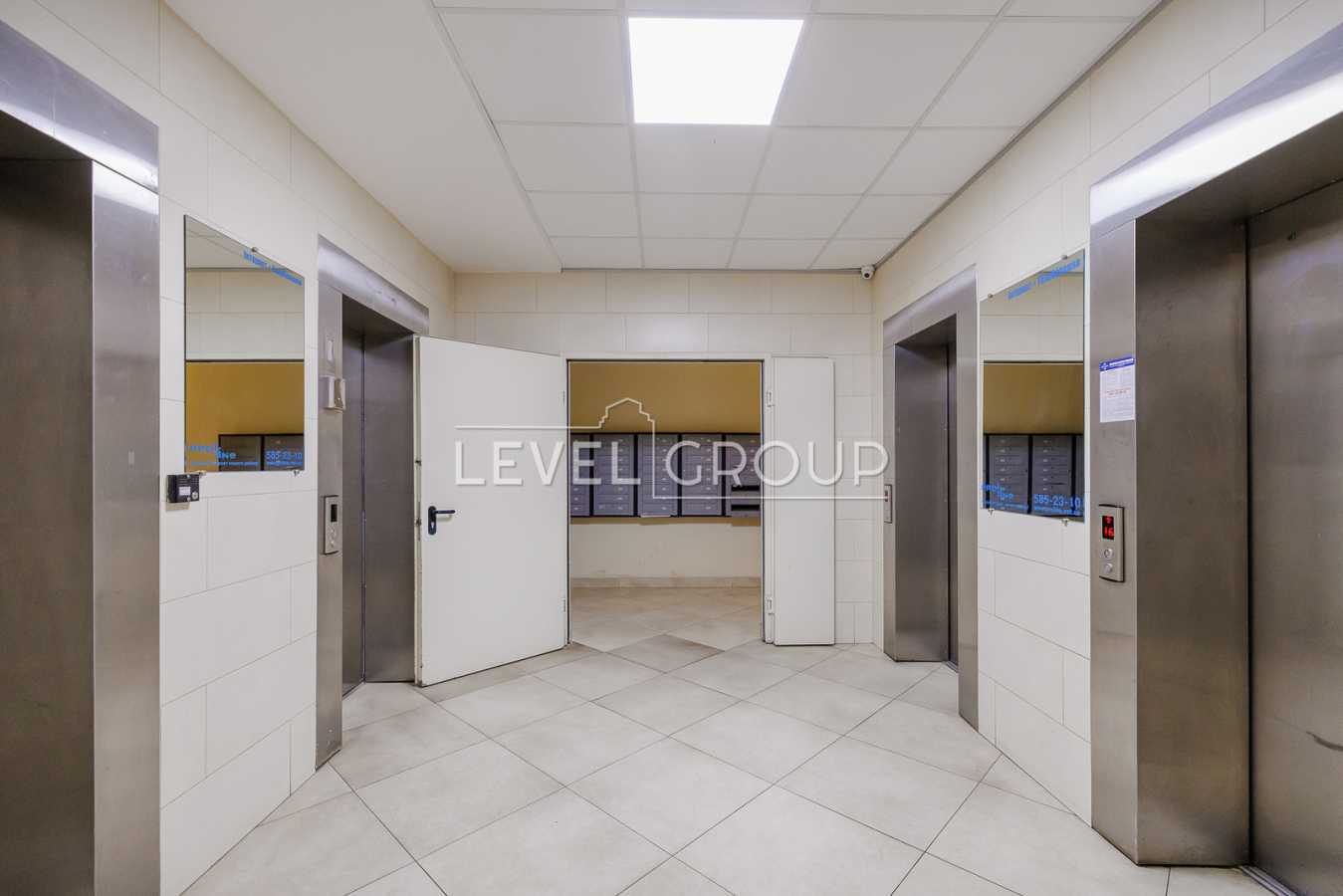 Продаж 1-кімнатної квартири 56.4 м², Ревуцького вул., 9