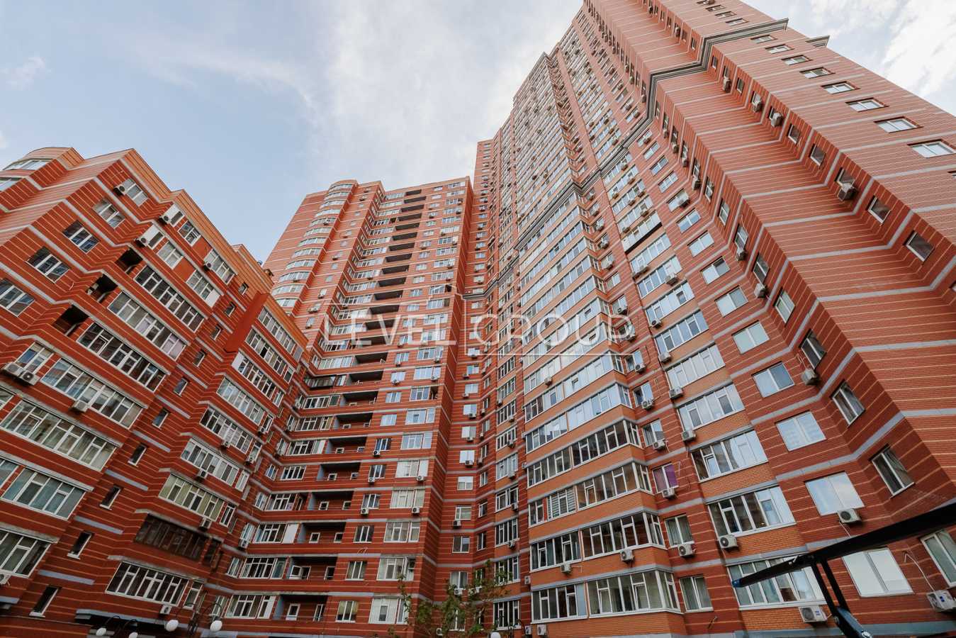 Продаж 1-кімнатної квартири 56.4 м², Ревуцького вул., 9