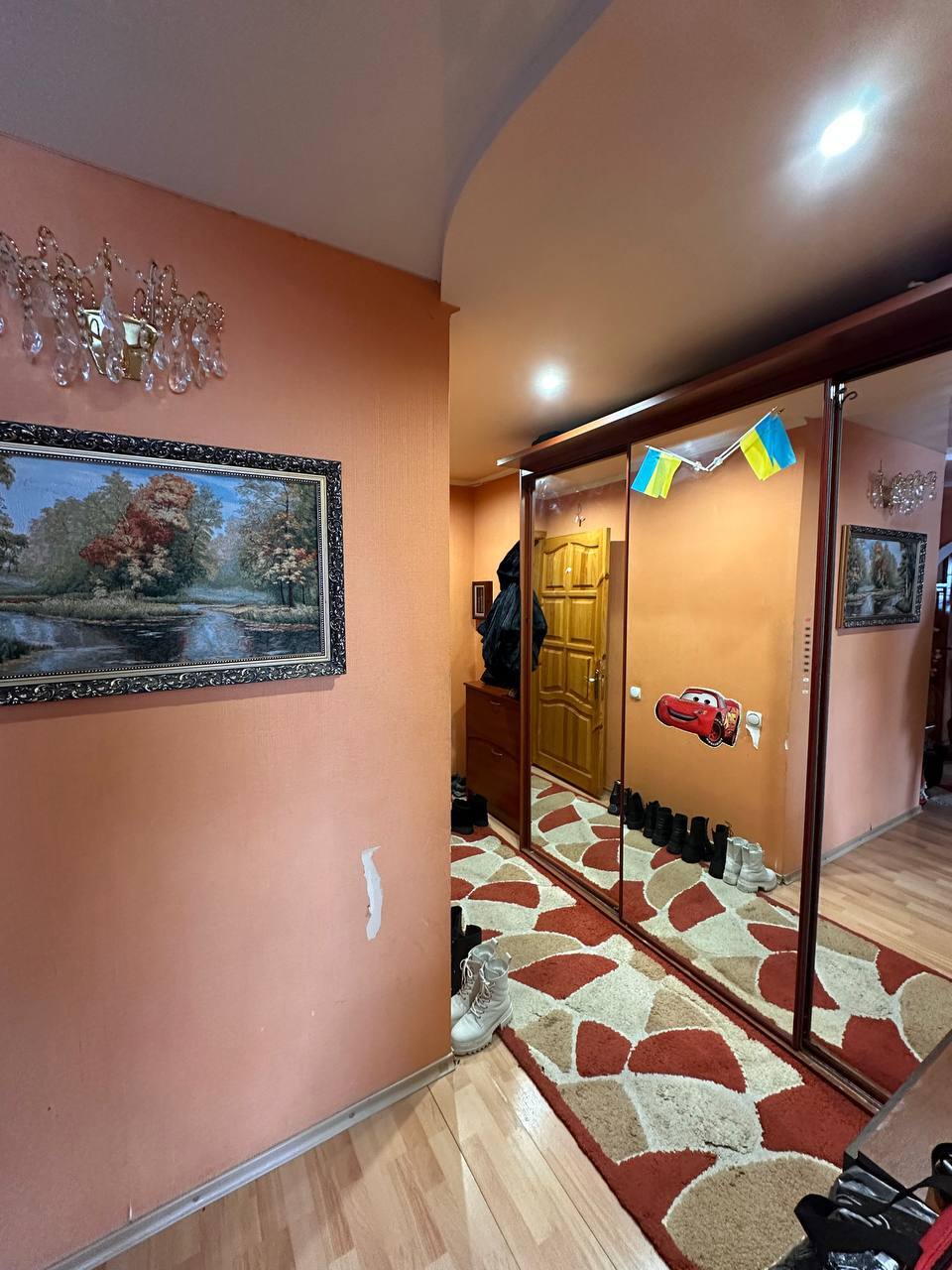 Продажа 3-комнатной квартиры 72.2 м², Интернационалистов ул.