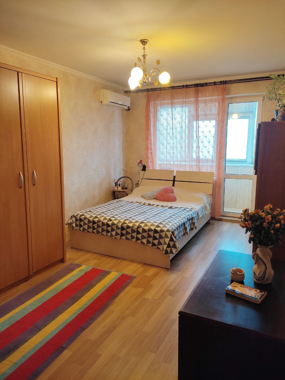 Продаж 4-кімнатної квартири 61 м², Герасима Кондратьєва вул.