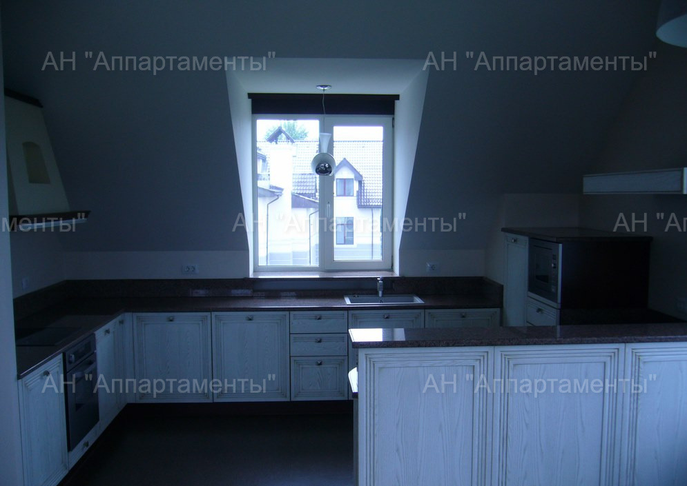 Продажа дома 855 м², Алексея Деревянко ул.