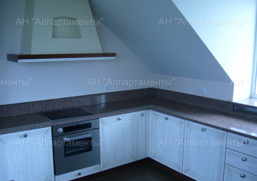 Продажа дома 855 м², Алексея Деревянко ул.
