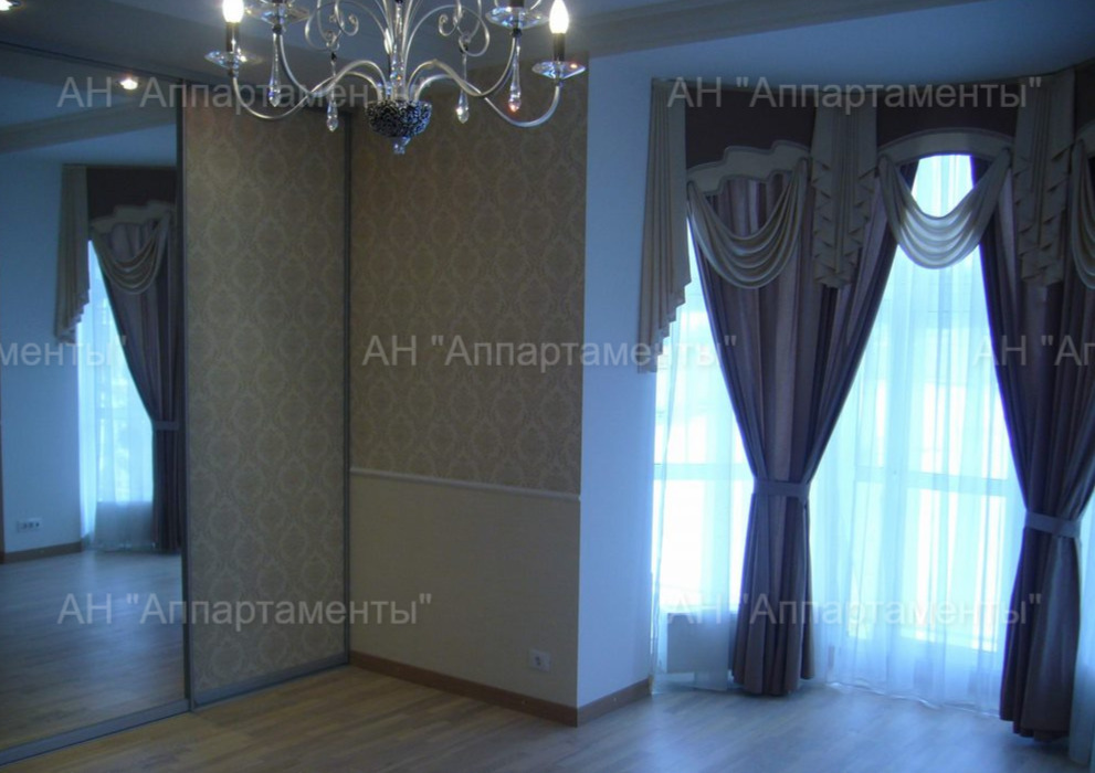 Продажа дома 855 м², Алексея Деревянко ул.