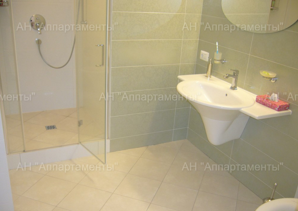 Продажа дома 855 м², Алексея Деревянко ул.