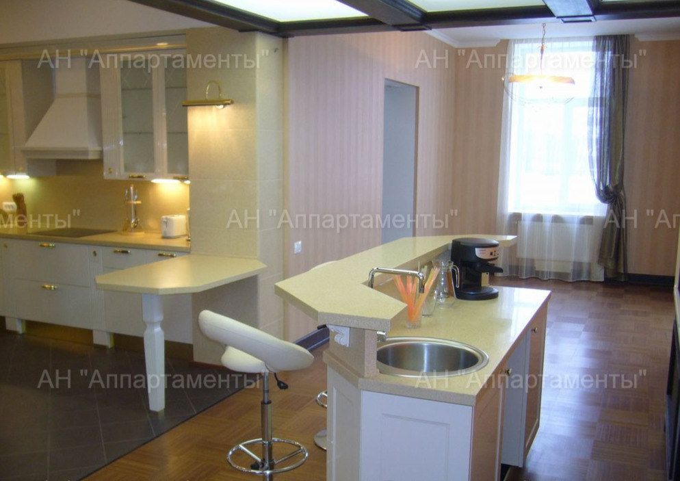 Продажа дома 855 м², Алексея Деревянко ул.