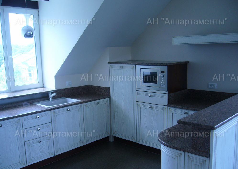 Продажа дома 855 м², Алексея Деревянко ул.