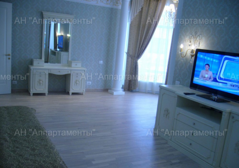 Продажа дома 855 м², Алексея Деревянко ул.