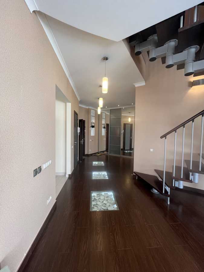 Продаж 4-кімнатної квартири 162.8 м², Пріорська вул., 10