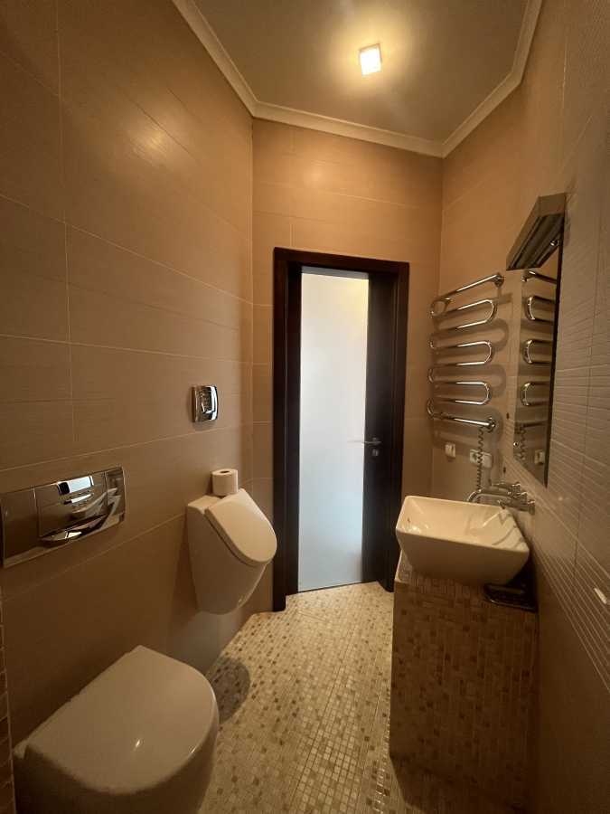 Продаж 4-кімнатної квартири 162.8 м², Пріорська вул., 10