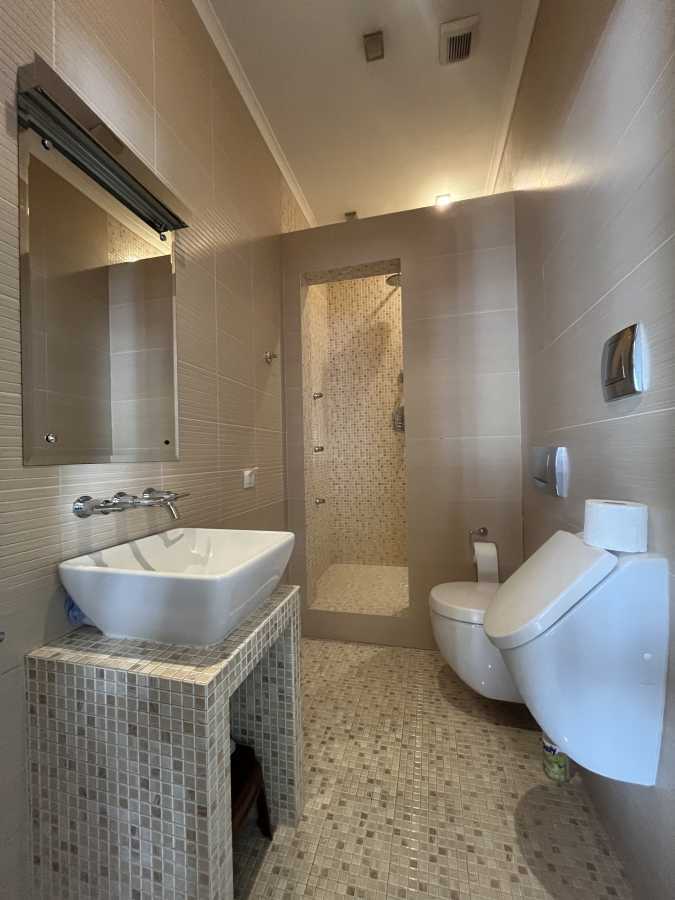 Продаж 4-кімнатної квартири 162.8 м², Пріорська вул., 10