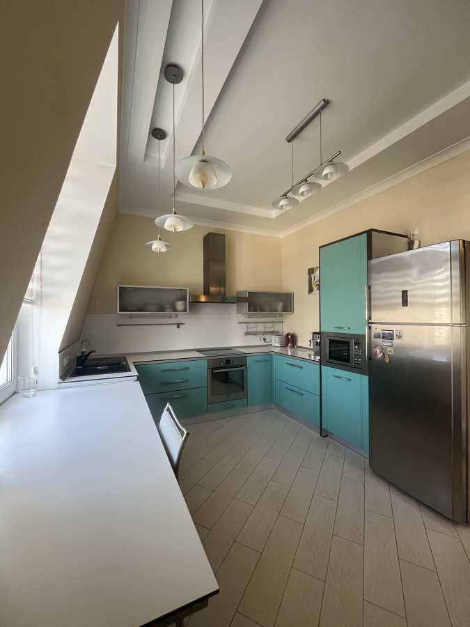 Продаж 4-кімнатної квартири 162.8 м², Пріорська вул., 10