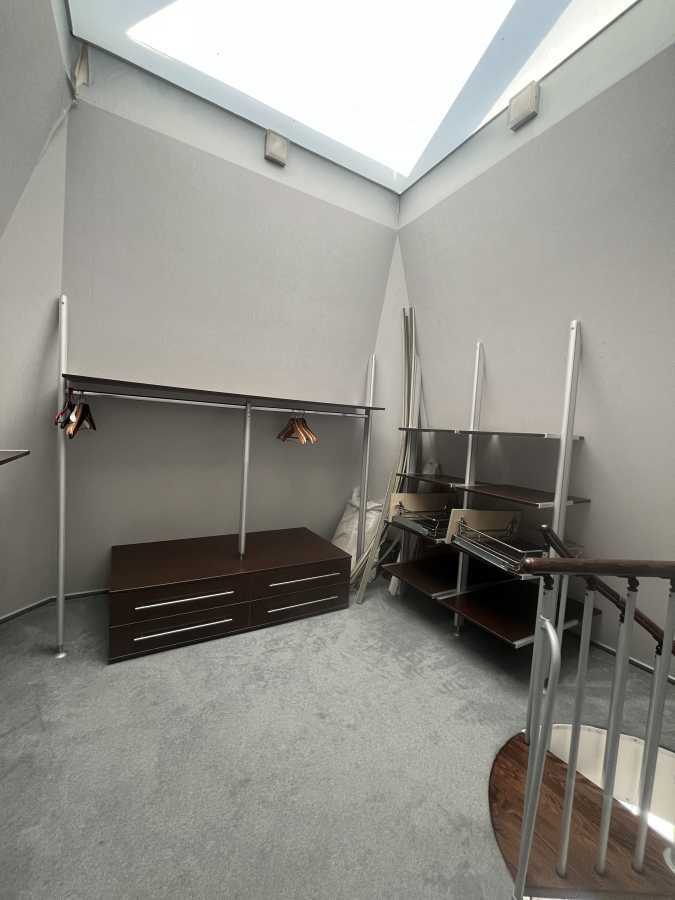 Продаж 4-кімнатної квартири 162.8 м², Пріорська вул., 10
