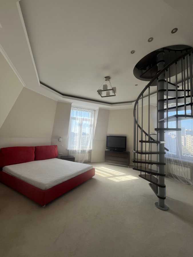 Продаж 4-кімнатної квартири 162.8 м², Пріорська вул., 10