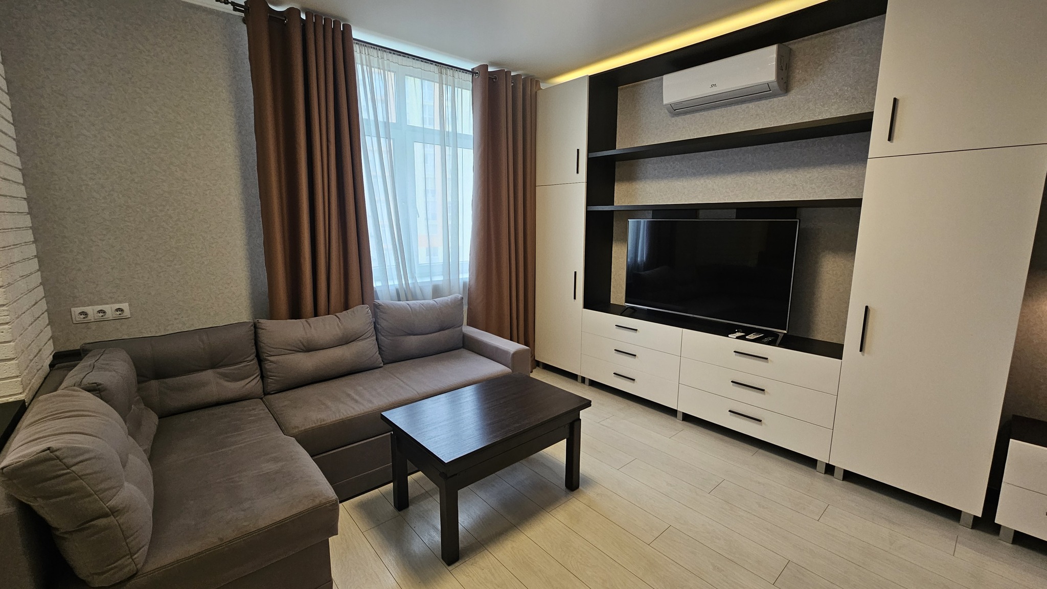 Аренда 1-комнатной квартиры 45 м², Семьи Кульженков ул., 35