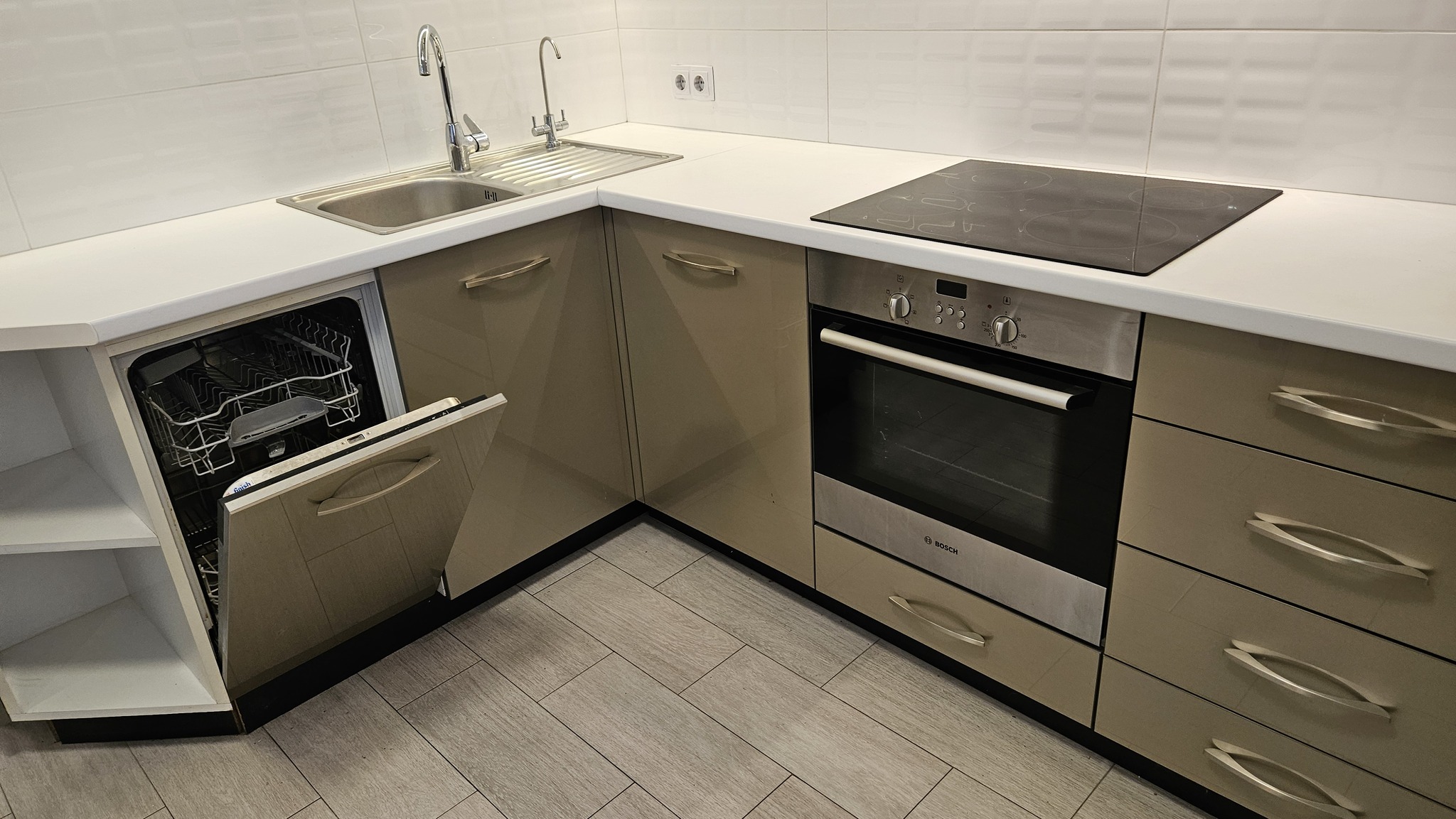 Аренда 1-комнатной квартиры 45 м², Семьи Кульженков ул., 35