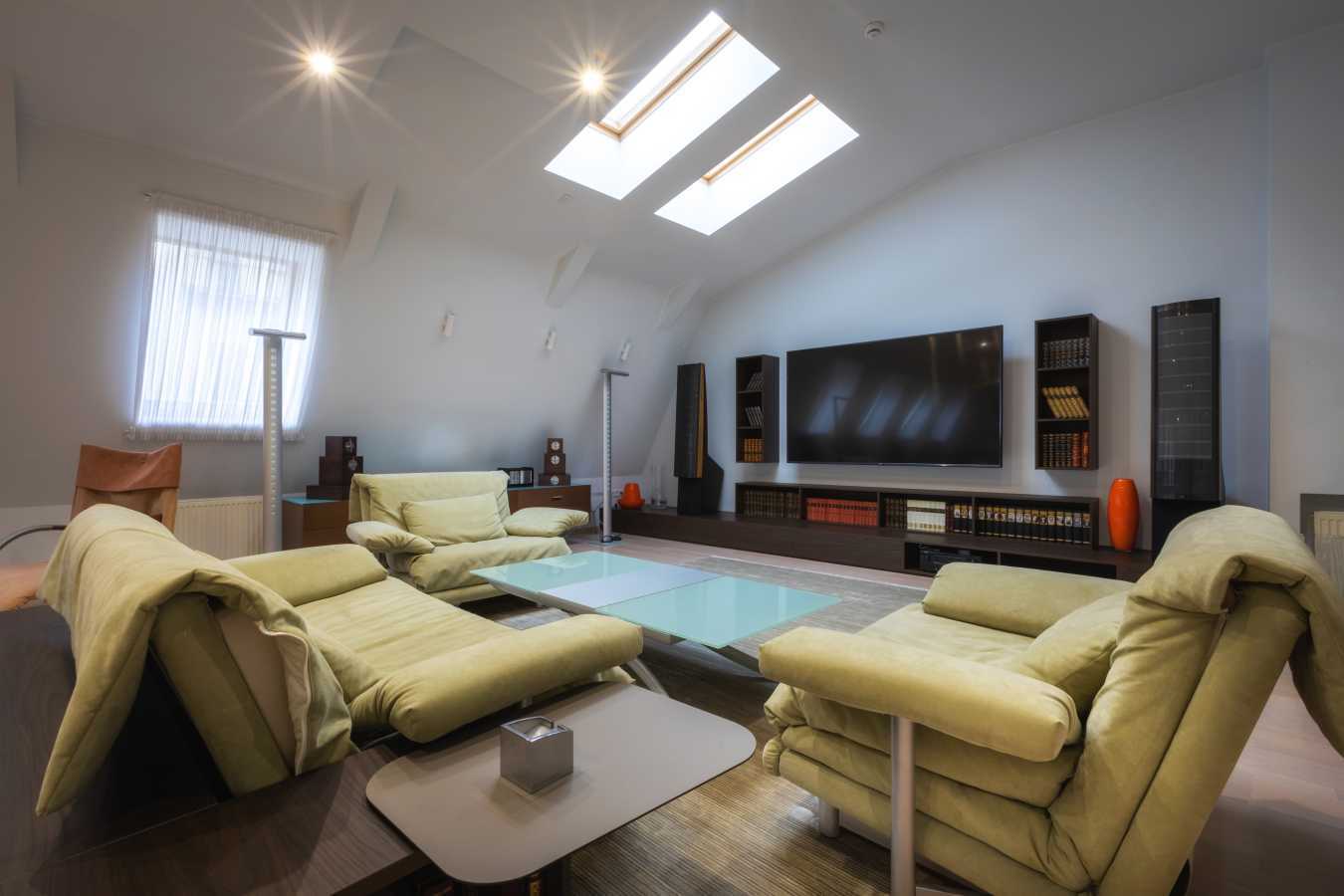 Продаж 2-кімнатної квартири 171 м², Михайлівська вул., 15