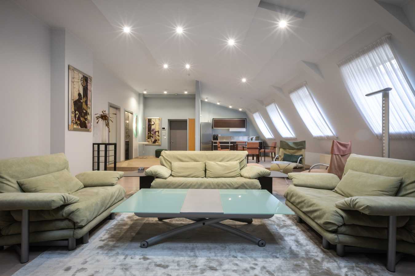 Продаж 2-кімнатної квартири 171 м², Михайлівська вул., 15