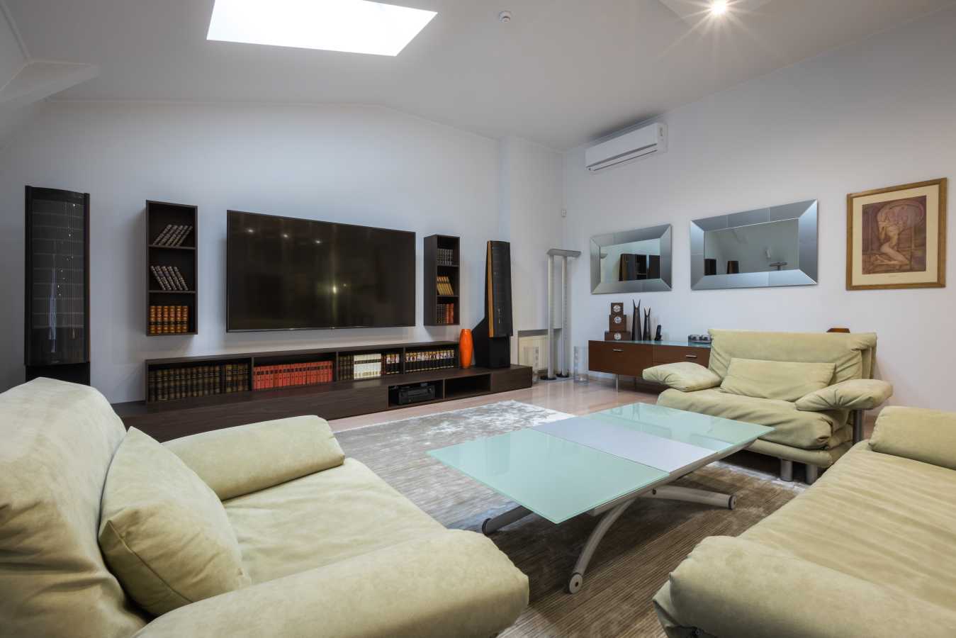 Продаж 2-кімнатної квартири 171 м², Михайлівська вул., 15