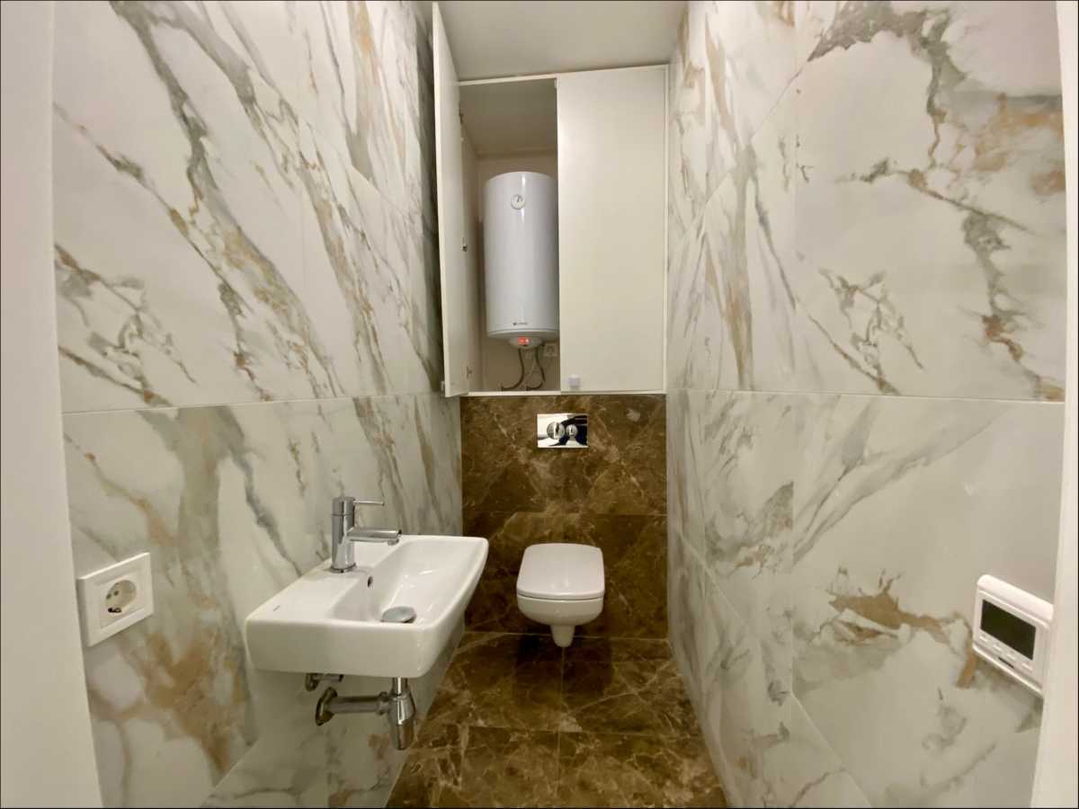 Продажа 2-комнатной квартиры 62 м², Каховская ул., 62А