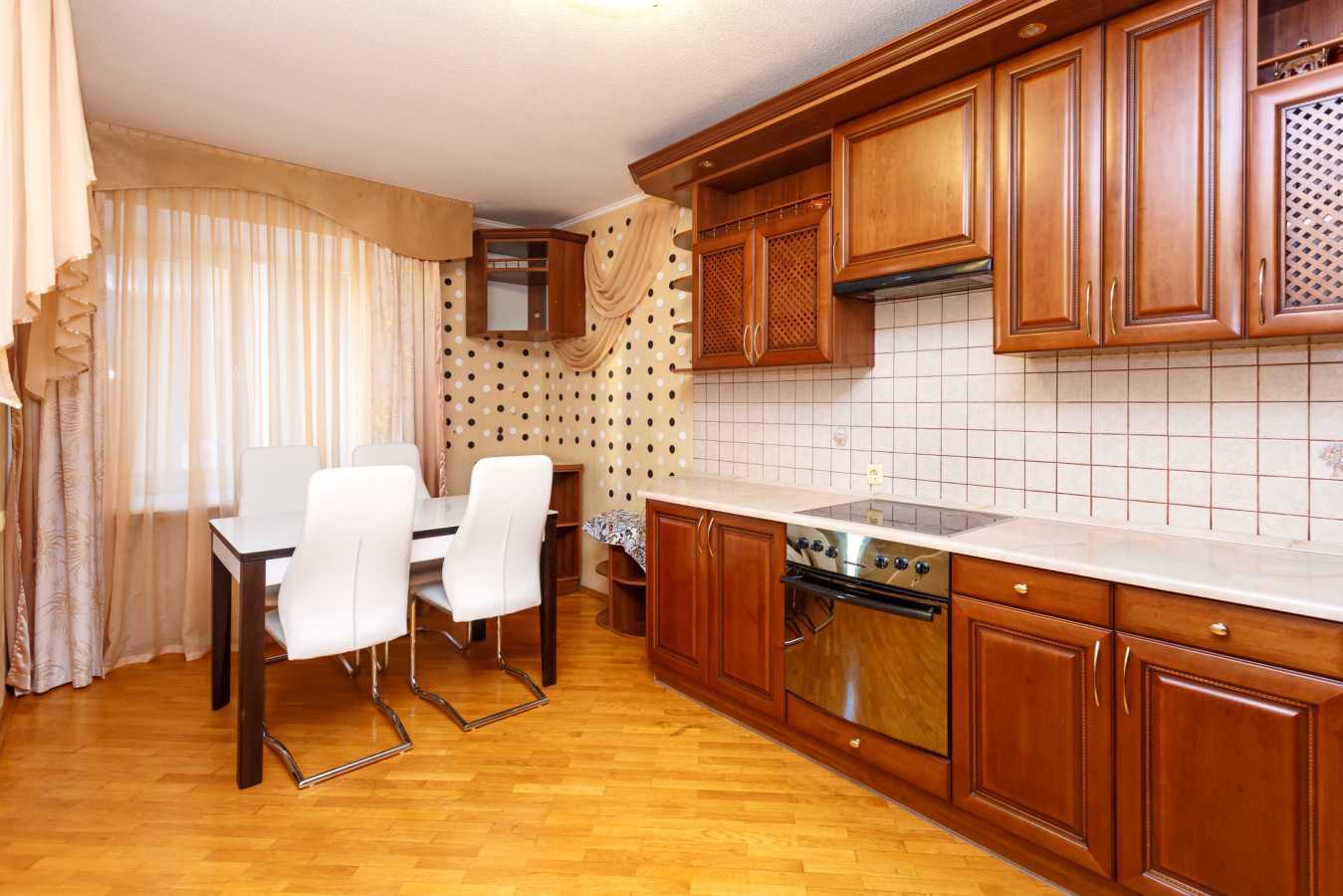 Аренда 3-комнатной квартиры 100 м², Декабристов ул., 12/37