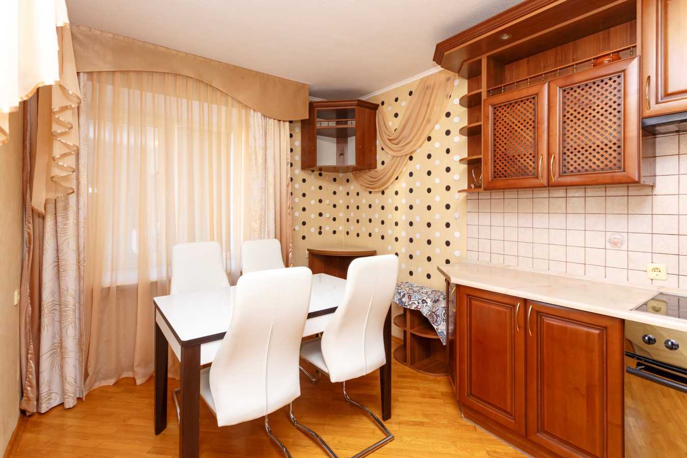 Аренда 3-комнатной квартиры 100 м², Декабристов ул., 12/37