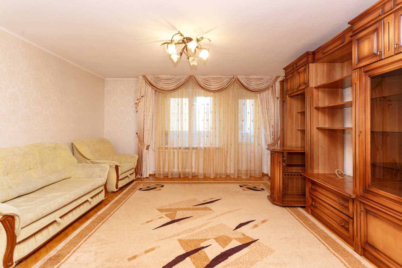 Аренда 3-комнатной квартиры 100 м², Декабристов ул., 12/37