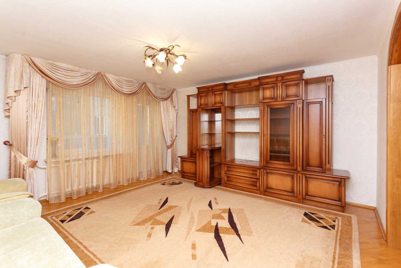 Аренда 3-комнатной квартиры 100 м², Декабристов ул., 12/37
