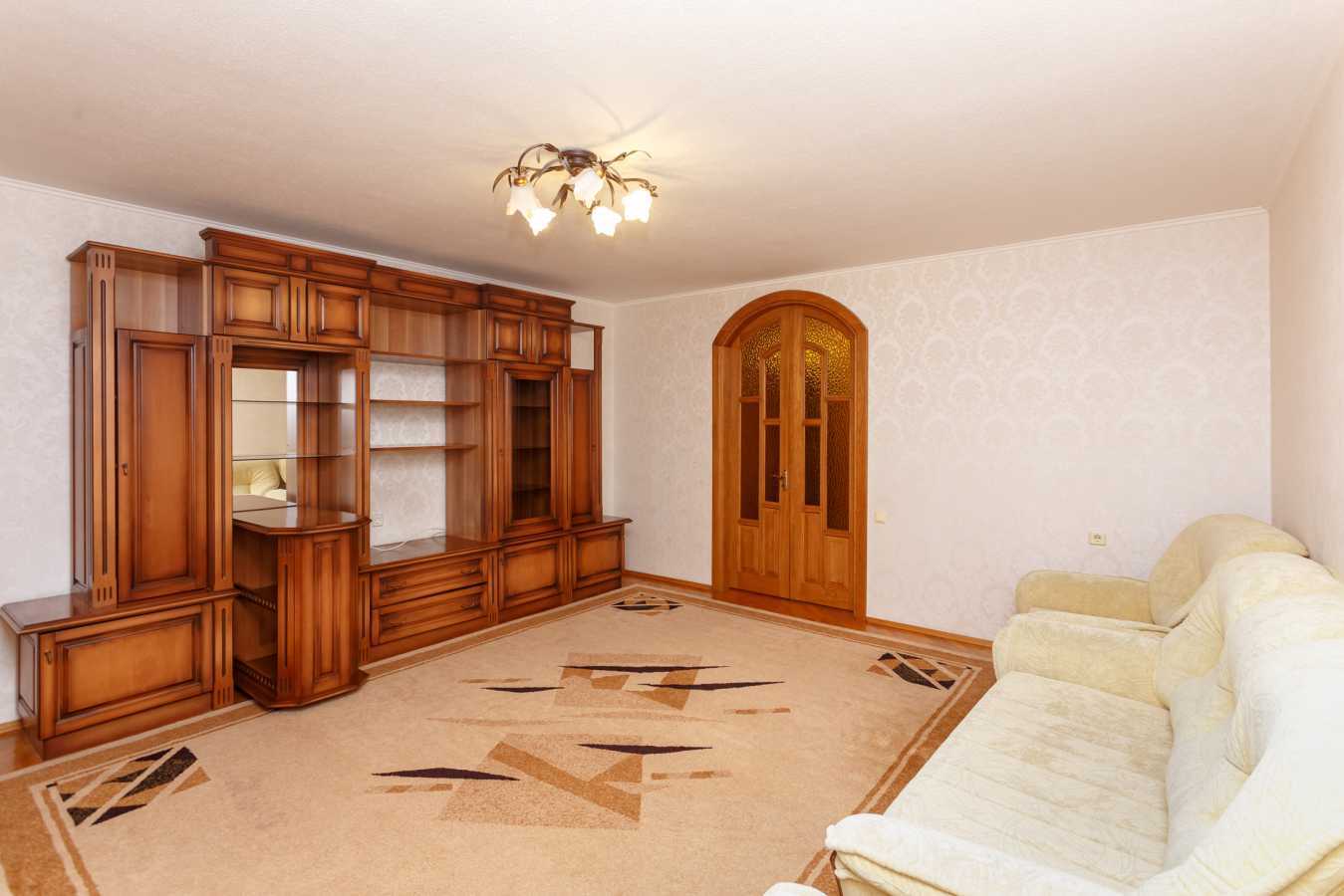 Аренда 3-комнатной квартиры 100 м², Декабристов ул., 12/37