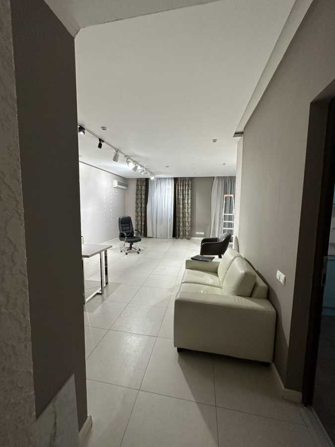 Оренда офісу 200 м², Маршала Тимошенка вул., 21