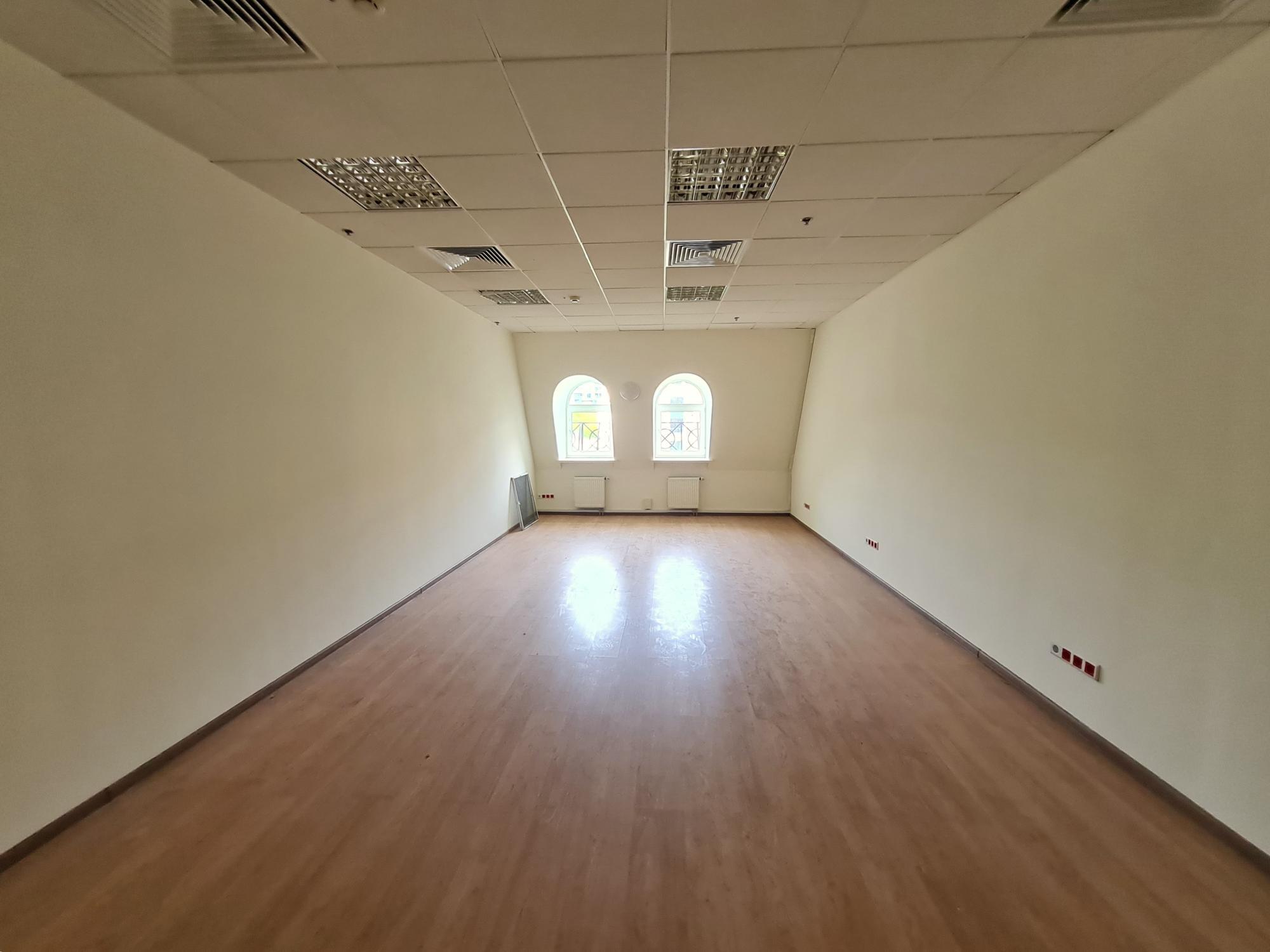 Оренда офісу 1068 м², Верхній Вал вул., 4А