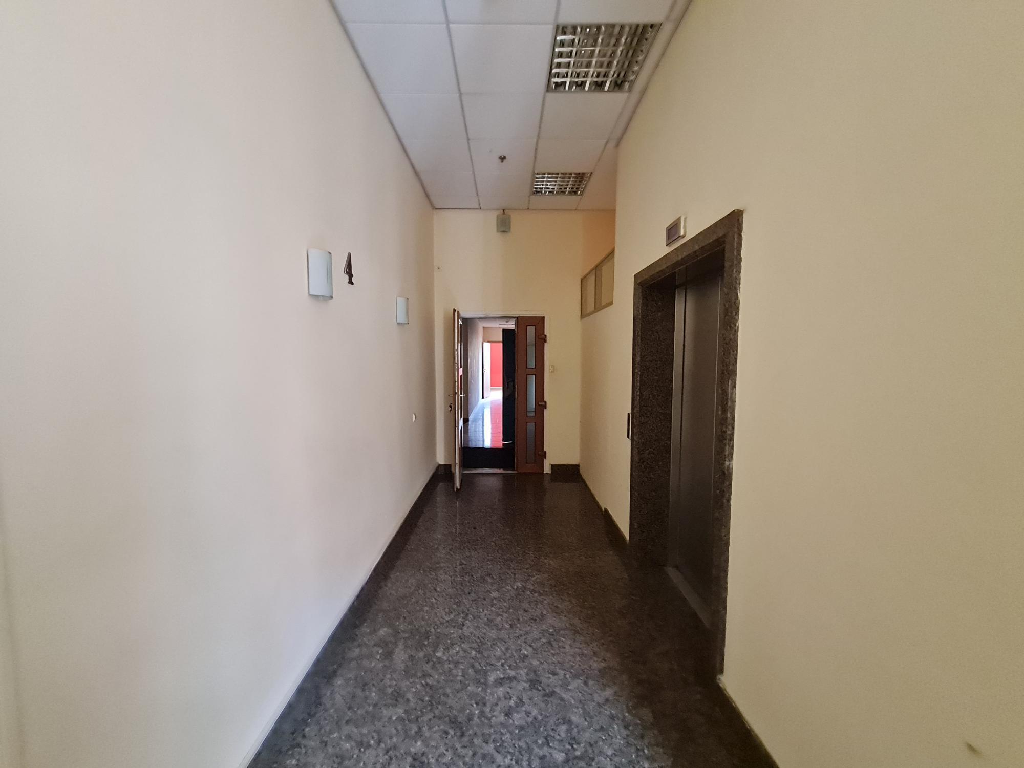 Оренда офісу 1068 м², Верхній Вал вул., 4А