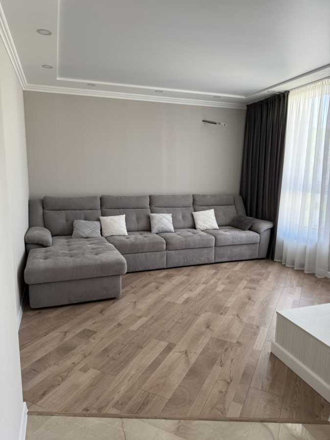 Продажа 4-комнатной квартиры 127 м², Победы просп., 67