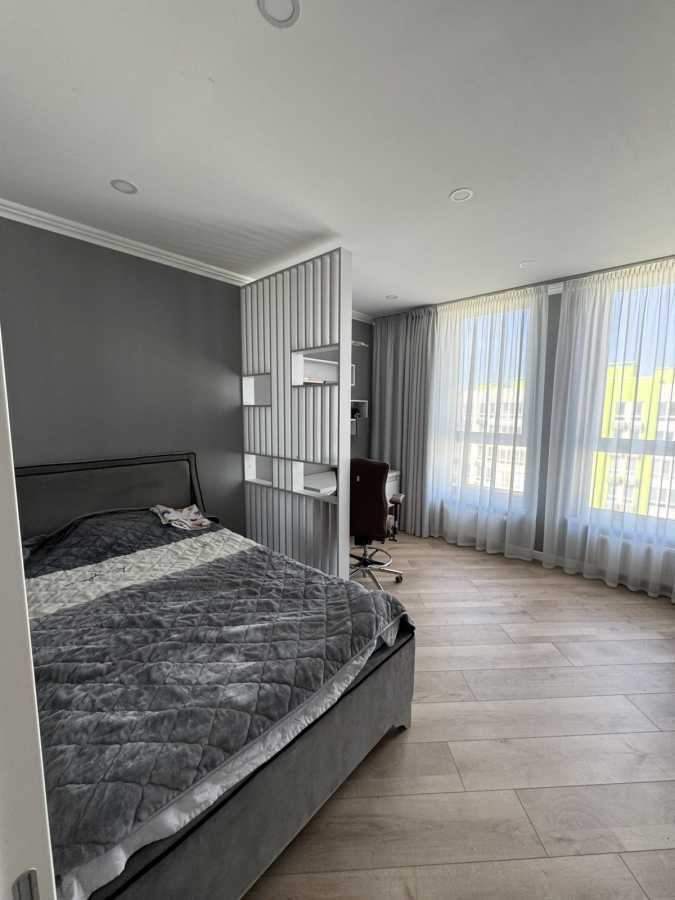 Продажа 4-комнатной квартиры 127 м², Победы просп., 67