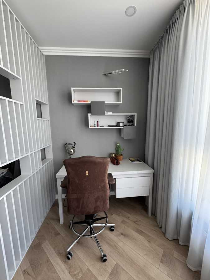 Продажа 4-комнатной квартиры 127 м², Победы просп., 67