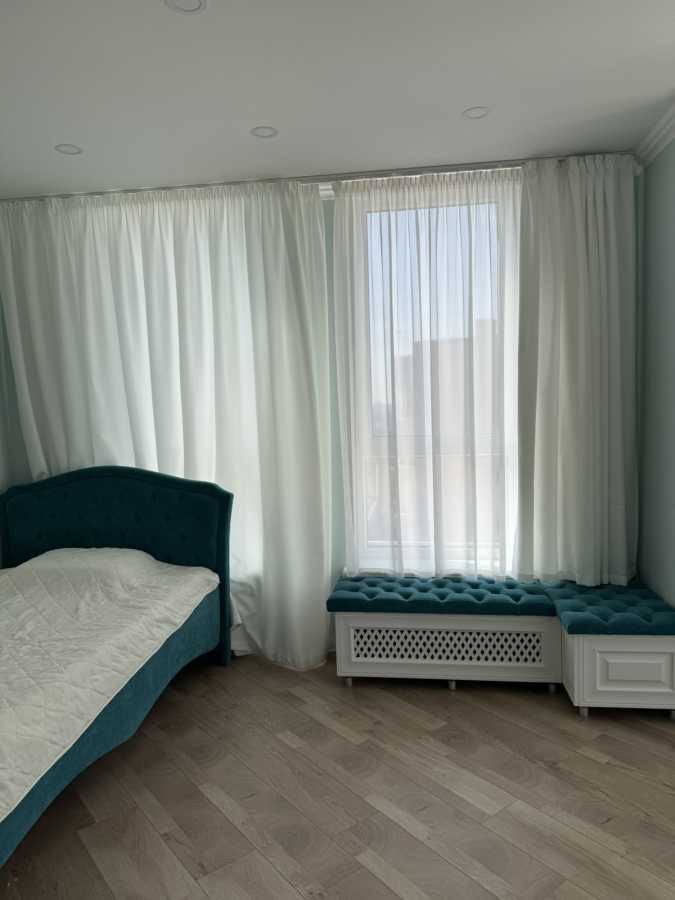 Продажа 4-комнатной квартиры 127 м², Победы просп., 67