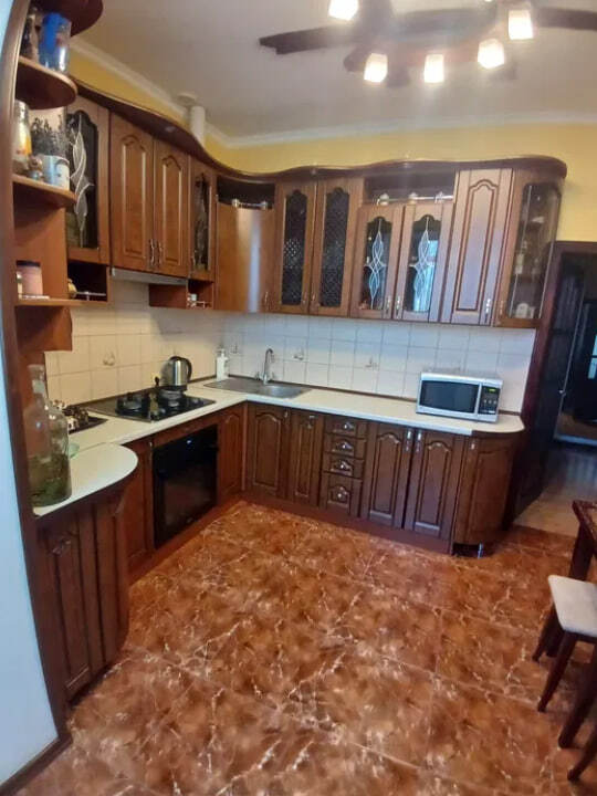 Продажа 2-комнатной квартиры 69 м²