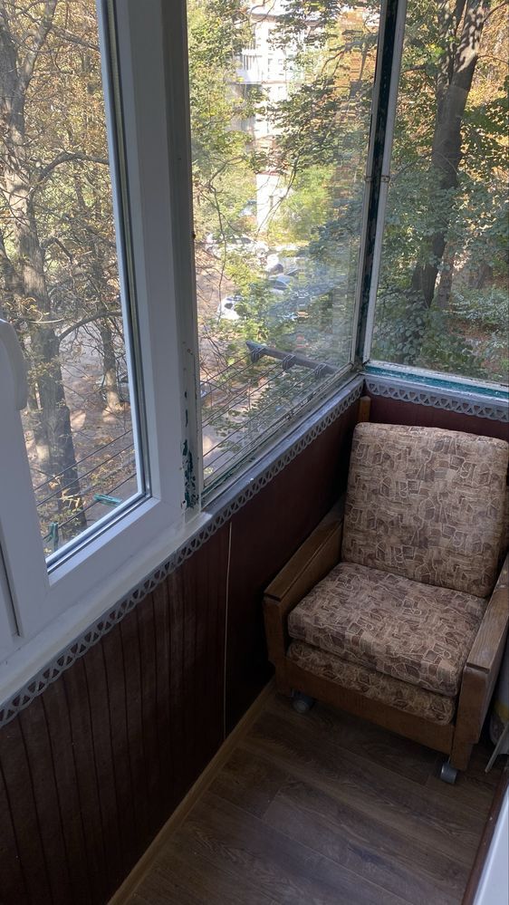 Продажа 2-комнатной квартиры 42 м², Александра Поля просп.