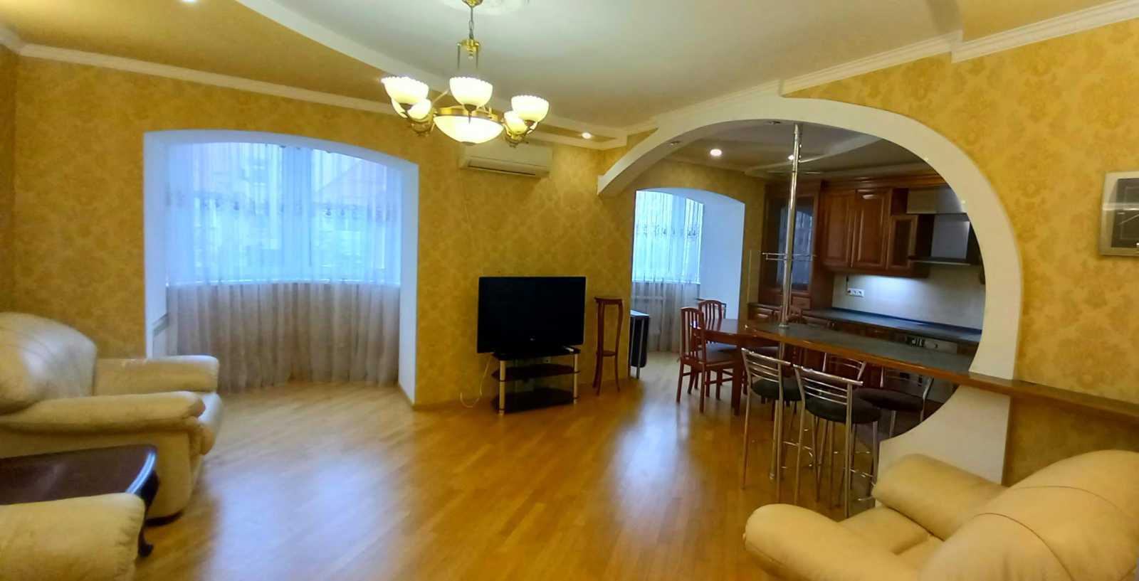 Продажа 3-комнатной квартиры 95 м², Героев Сталинграда просп., 20Б