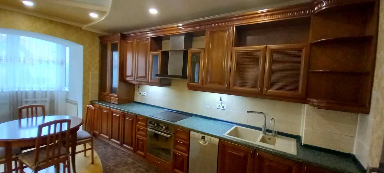 Продажа 3-комнатной квартиры 95 м², Героев Сталинграда просп., 20Б