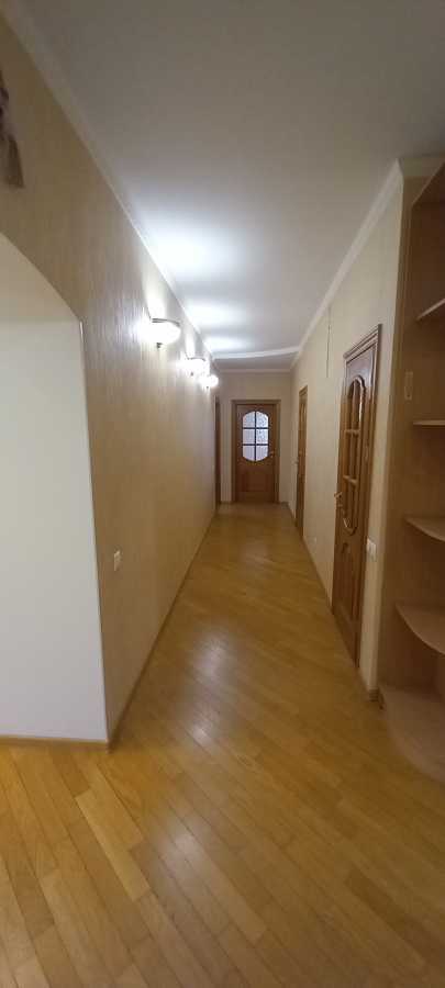 Продажа 3-комнатной квартиры 95 м², Героев Сталинграда просп., 20Б