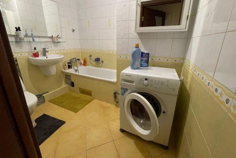 Продажа 3-комнатной квартиры 63 м², Академика Королева ул.