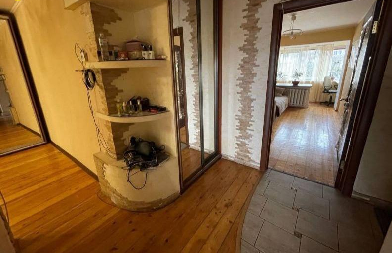 Продажа 3-комнатной квартиры 63 м², Академика Королева ул.